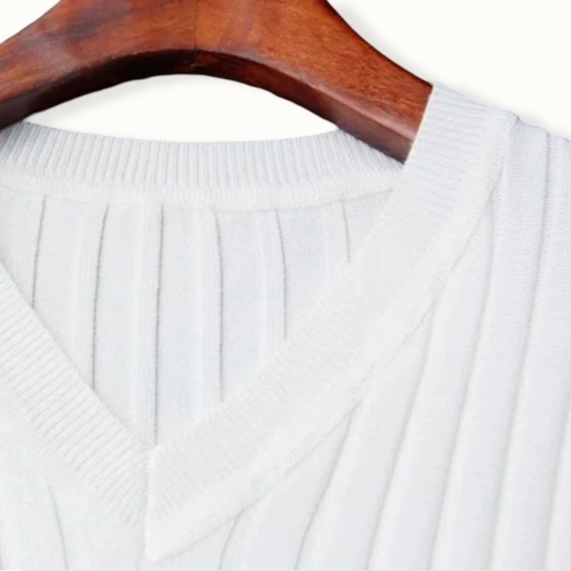 Halbturn	V Neck Knitted T Shirt